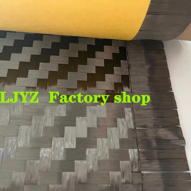 Tkanina włóknista z włókna węglowego Spread Tow, splot skośny/twill, 12K T300, 200gsm, 8x8, szerokość 40 cali/100 cm x 50 cm, lekka, o wysokim współczynniku modułu.