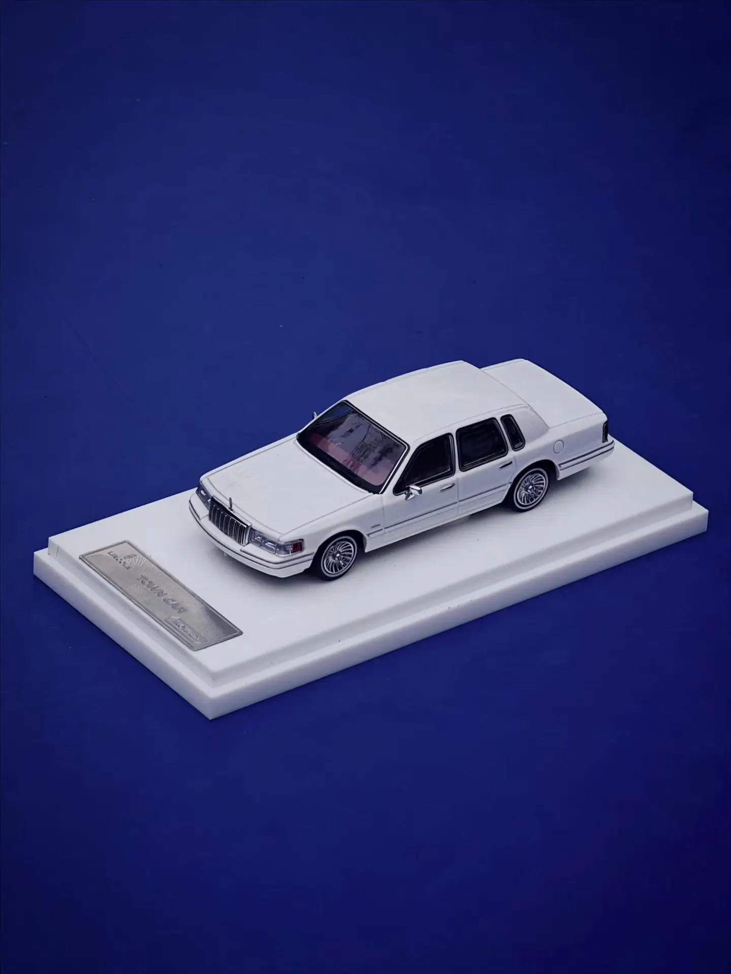 Spot MK1:64 1992 Lincoln City Lincoln Town Autoräder Stoßdämpfer Legierung Automodell