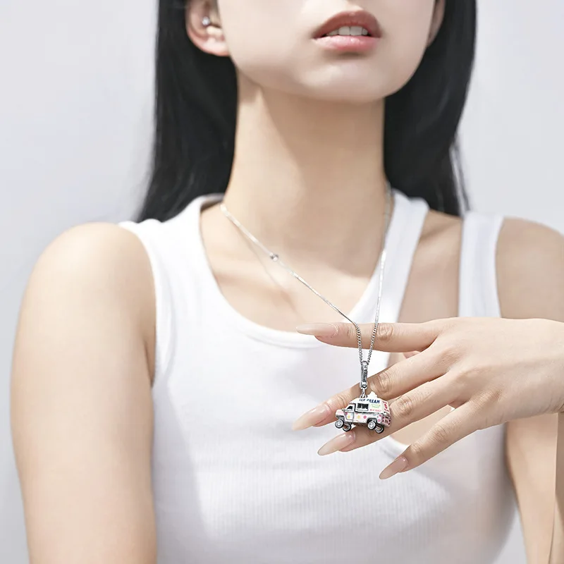 1Pc Exquisitely Designed Ice-cream Cart Pendant With Diamond-Encrusted Enamel,Openable Design,Stylish Bag Charm,Necklace Gift