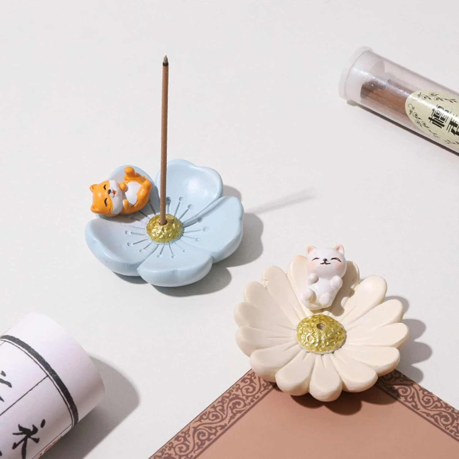 

Japanese-Style Stick Holder, Flowers Ceramic Burner, Forg Tray Decor Set