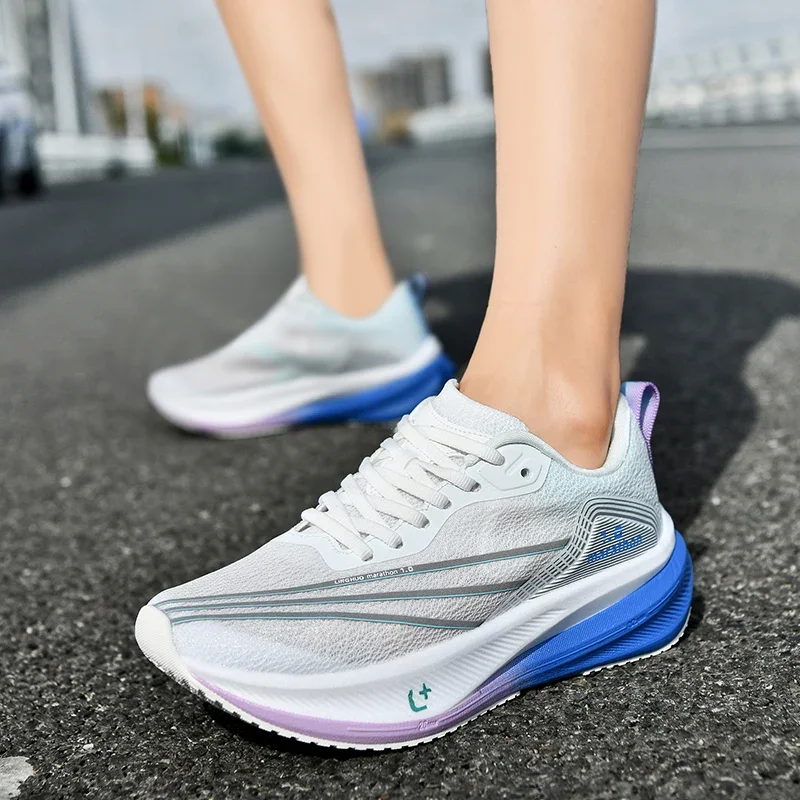 Nuove scarpe da corsa ultraleggere da uomo per donna scarpe sportive da Jogging in rete scarpe da ginnastica Outdoor di alta qualità da uomo scarpe