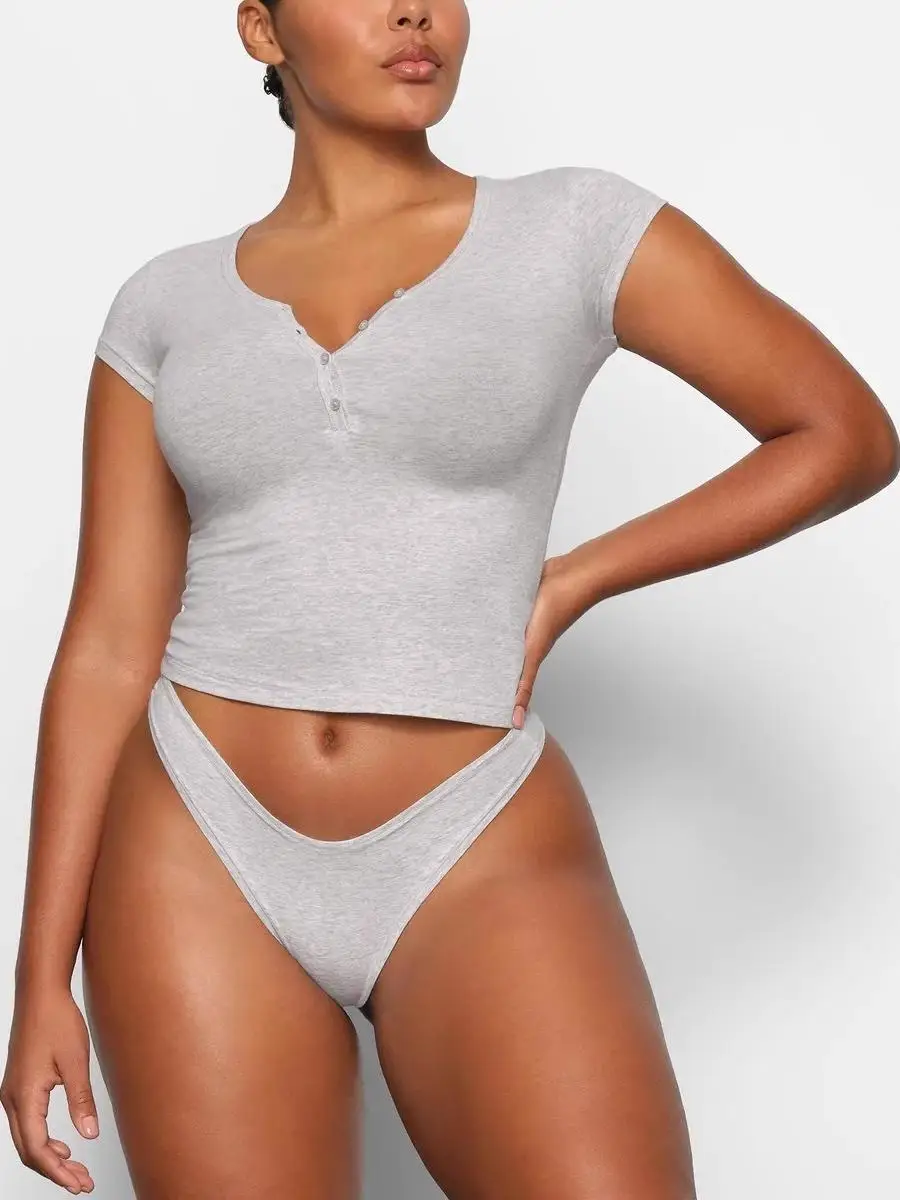 قميص صيفي بأكمام قصيرة من القطن الخالص، طبقة أساسية برقبة على شكل V، تصميم ضيق متعدد الاستخدامات، أنيق وجذاب على طراز كارداشي...