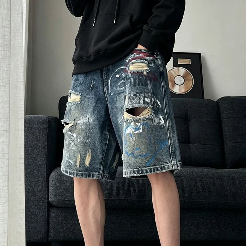 26Broken Hole Graffiti Men's Denim Shorts Knee Length Pants Printed Retro Loose Summer