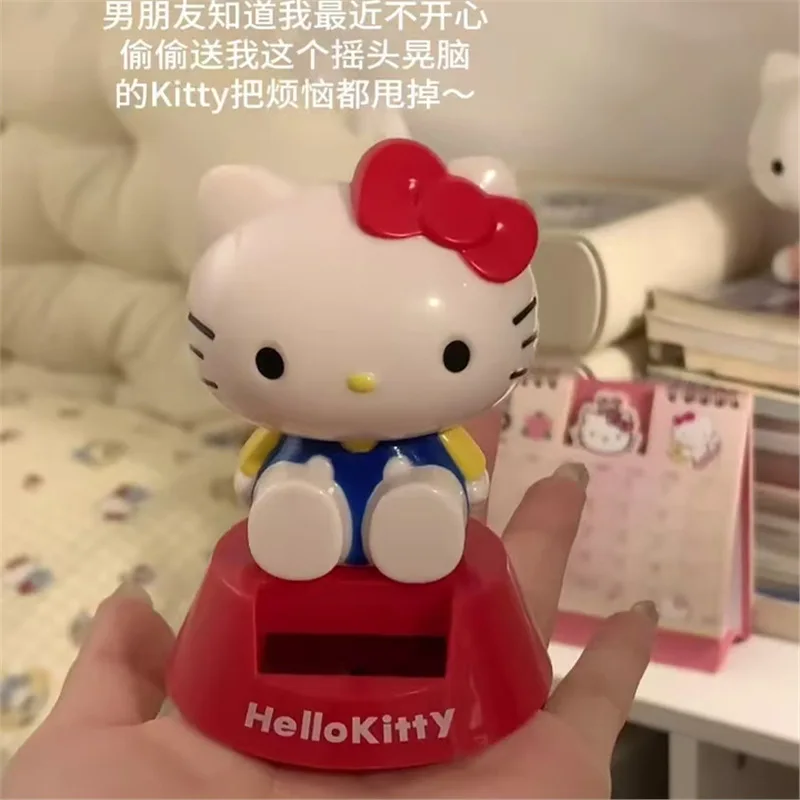 Figura Decorativa de Hello Kitty de Sanrio con Energía Solar y Cabeza Oscilante, Adorno Kawaii para el Tablero del Auto, Decoración Interior para Autos, Regalos