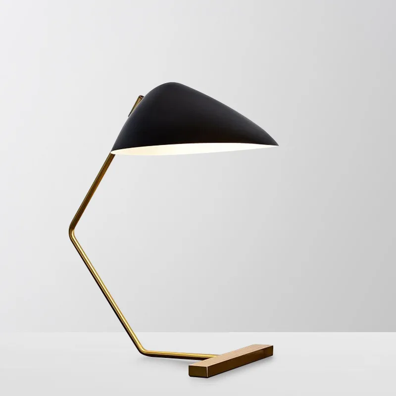 

Nordic Simple Desk Lamp Wrought Iron High-end Home Living Room Personalized Study Designer Bedroom Light Luxury Creative Lamp