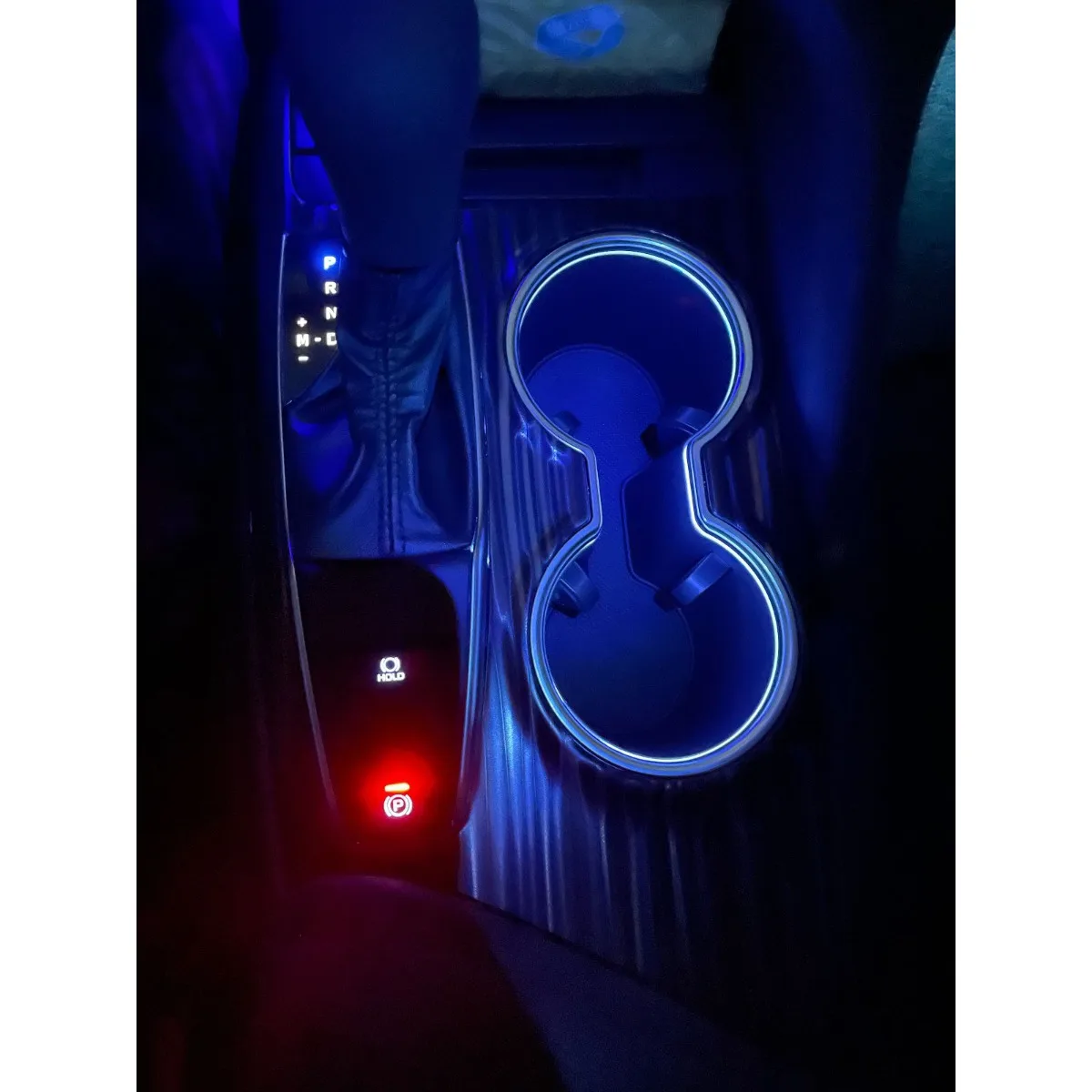 

На 2018–2023 годы, 8 чашек для воды Toyota Camry, светлая/ледно-синяя