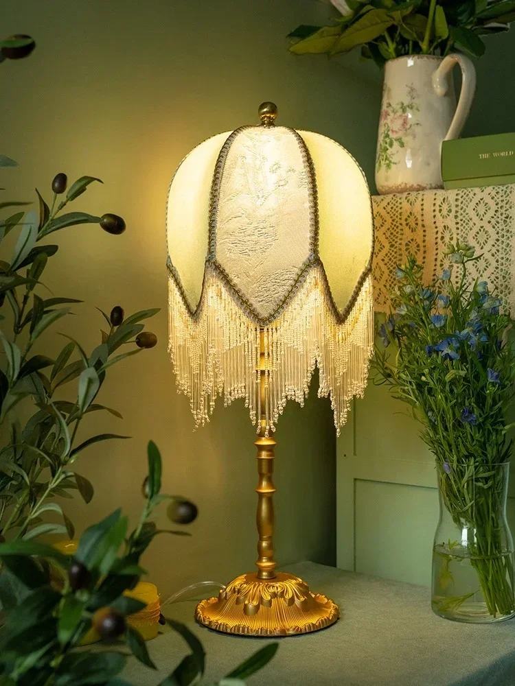 

French Retro Classical Crystal Tassel Table Lamp LED E27 Gold Lustre Atmosphere Desk Lights for Girls/Princess's Room Bedside