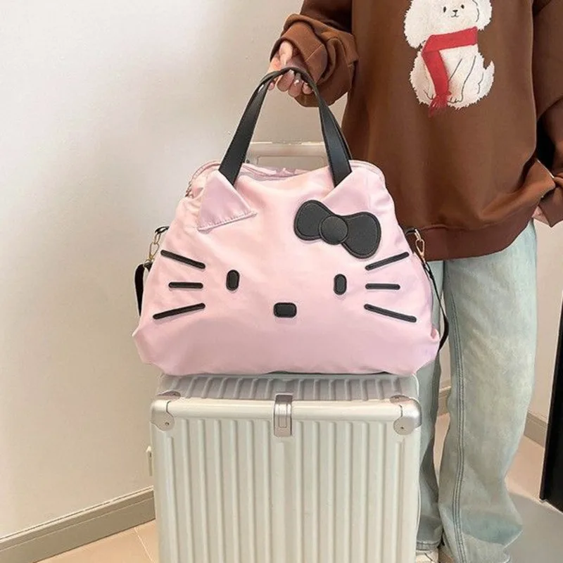 Miniso Tas Tote Lucu Hellokitty Kapasitas Tinggi Tas Travel Serbaguna Ringan Tas Kurir Anime Sanrio Kawaii Tas Duffle Anak Perempuan