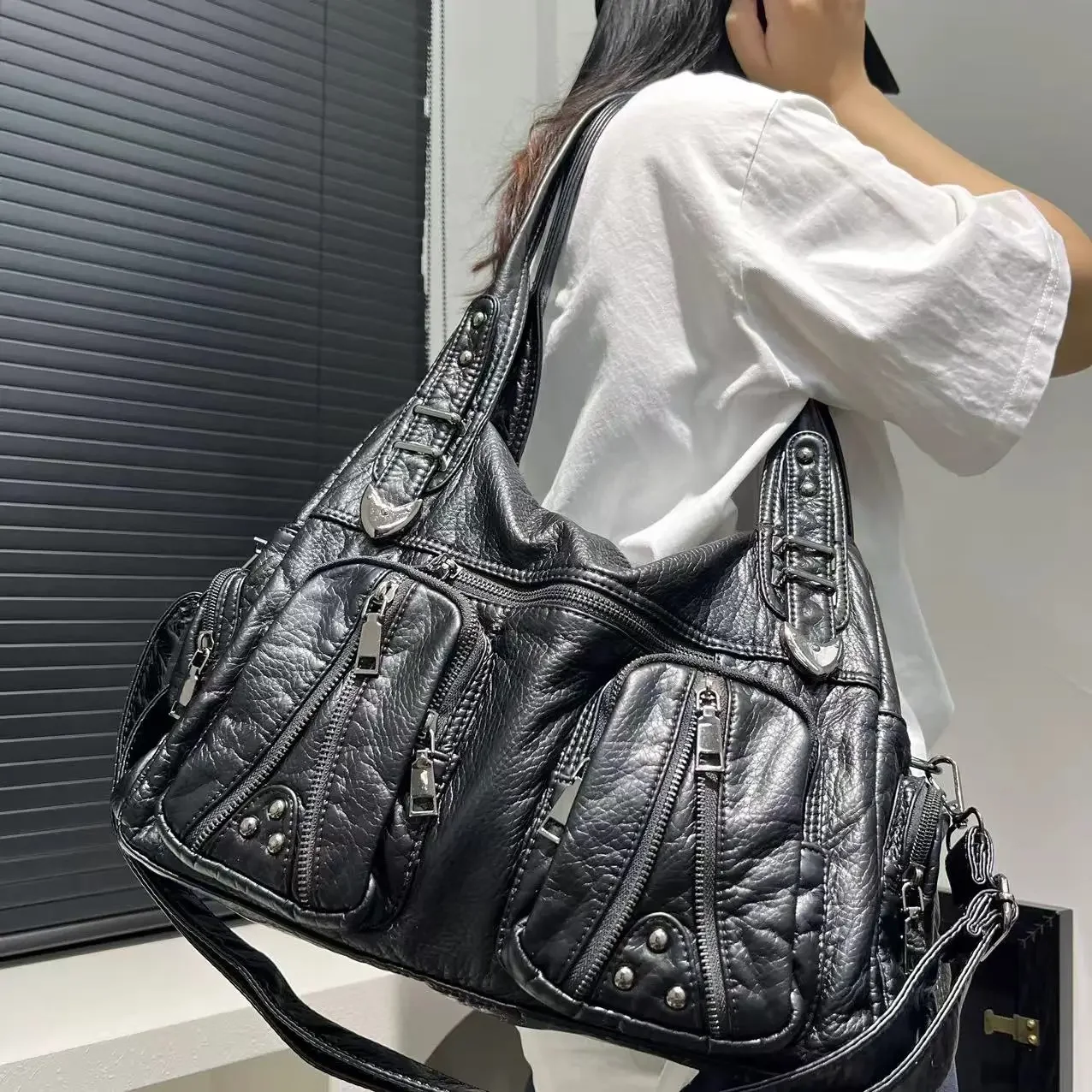 

Women's Fashion Y2K Washed Distressed Hot Girl Motorcycle Bag Large Capacity Multi-Pocket Rivet Shoulder Bag