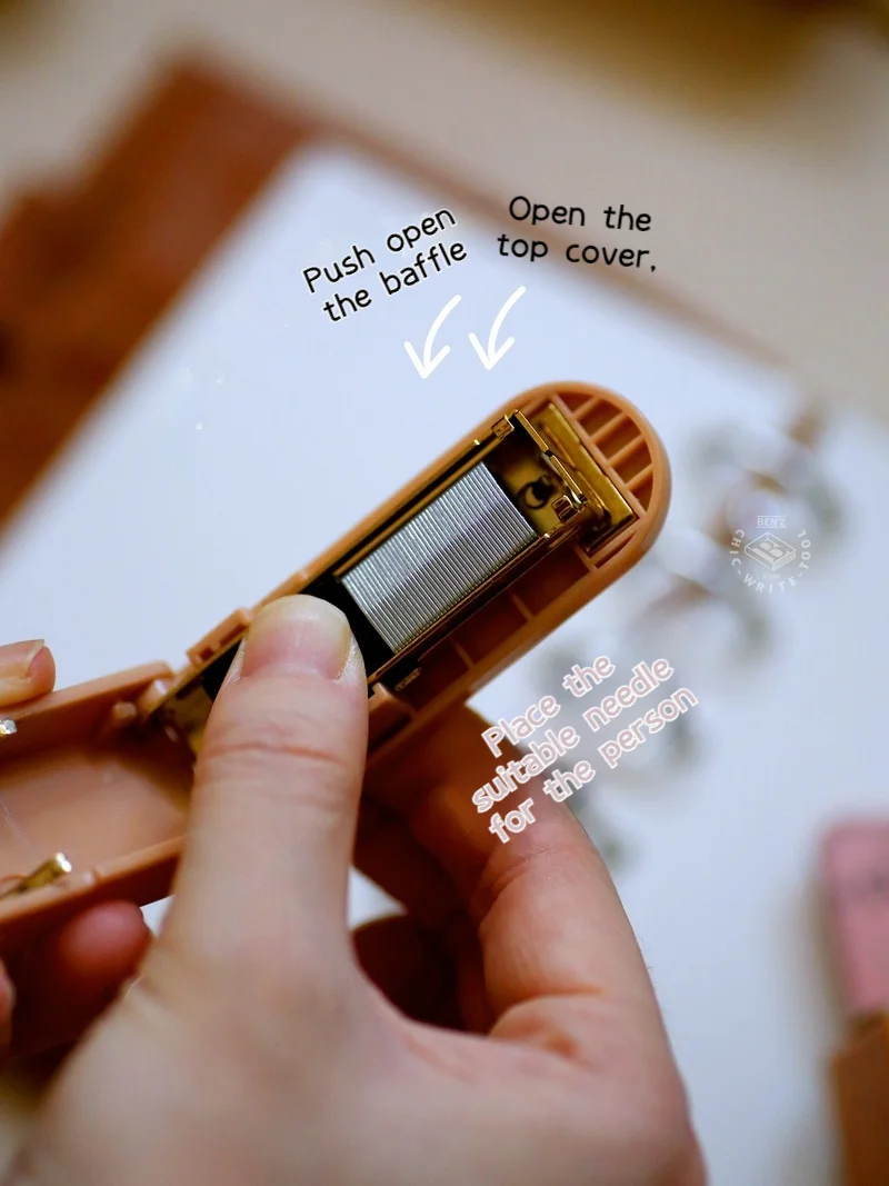 Mini Cute Protable Keychain-Style Staplers Retro Portable Small Binding Device Hanging Decoration Notebook Office Supplies