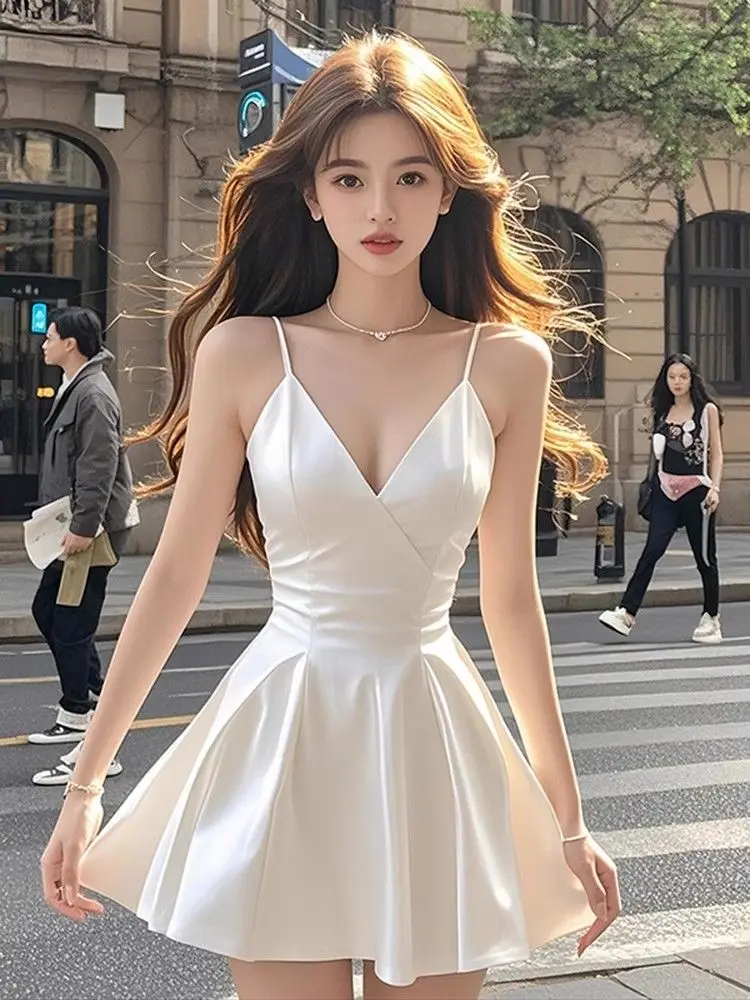 여름 여성용 흰색 V넥 캐미솔 새틴 드레스, 허리 조절 가능, 패셔너블하고 고급스러운, 정교한 미니 스커트