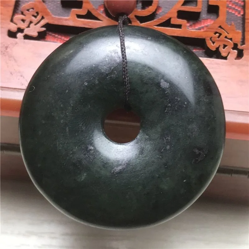 Natural Medicine King Stone Safety Buckle Pendant Tibetan Jade Pendant Necklace