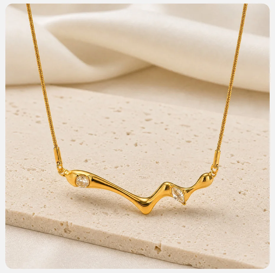 Vnox Minimalistischer, zarter Zirkon-Geometrie-Anhänger für Damen, vergoldet, mit Kristallen, Flüssigmetall-Kette, wasserdicht – Detail 5