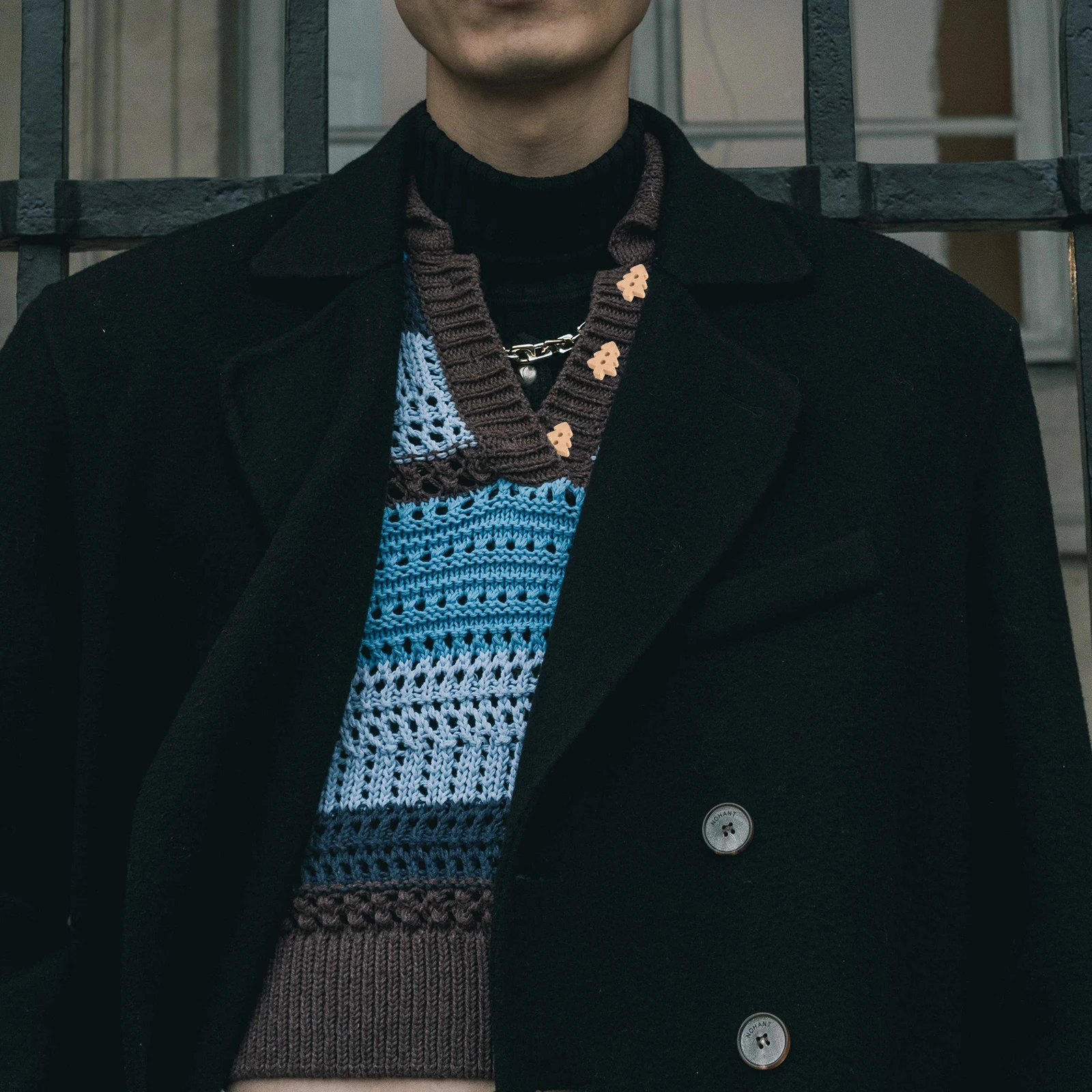 

100Pcs Adorable Xmas Tree Wooden Buttons Rustproof for Clothing Hats Bags Decoration Wooden Buttons Small Coat Button