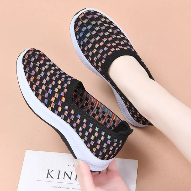New Women Mesh Canvas Shoes Soft Bottom Anti Slip Platform Walking Shoes Breathable Slip on Loafers Ladies Casual Comfort Shoes
