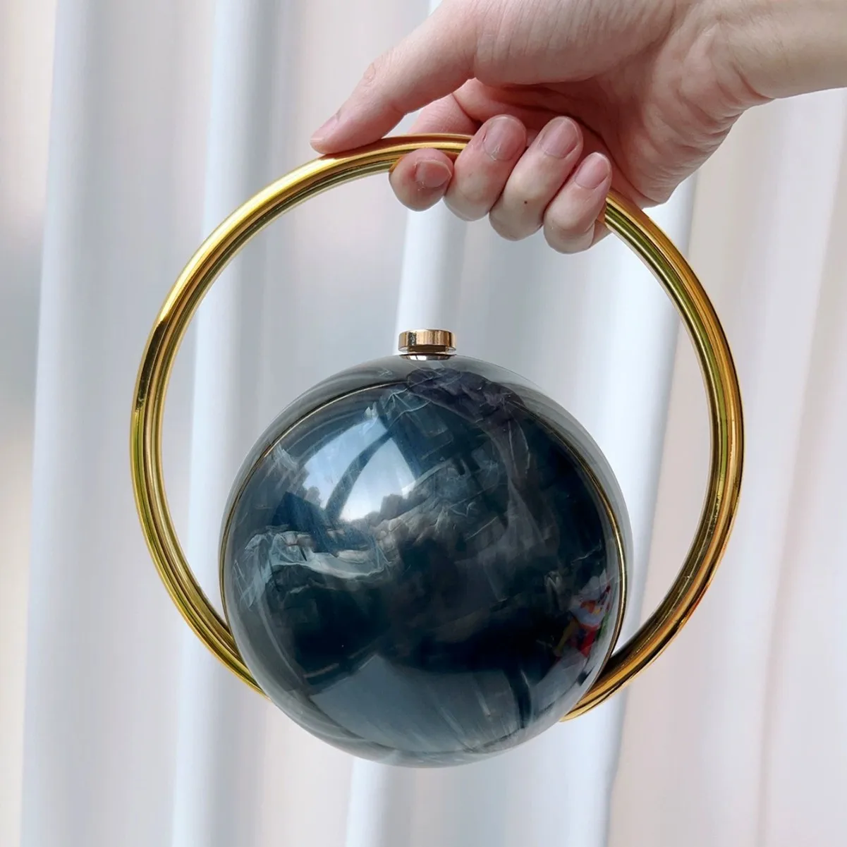 

CHIC Handmade Stylish Acrylic Marble Pattern Spherical Bags Women Handbags Gold Ring Ball Cosmetic Cases Fashion Art Ornaments