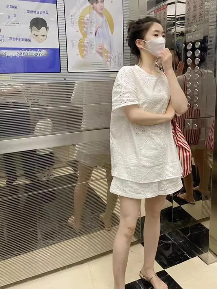 

plus Size 300 Pounds Fashionable Anti-Aging Set Women's Summer Hollow out Top Shorts Stylish Two-Piece Set Polyester Fiber ...