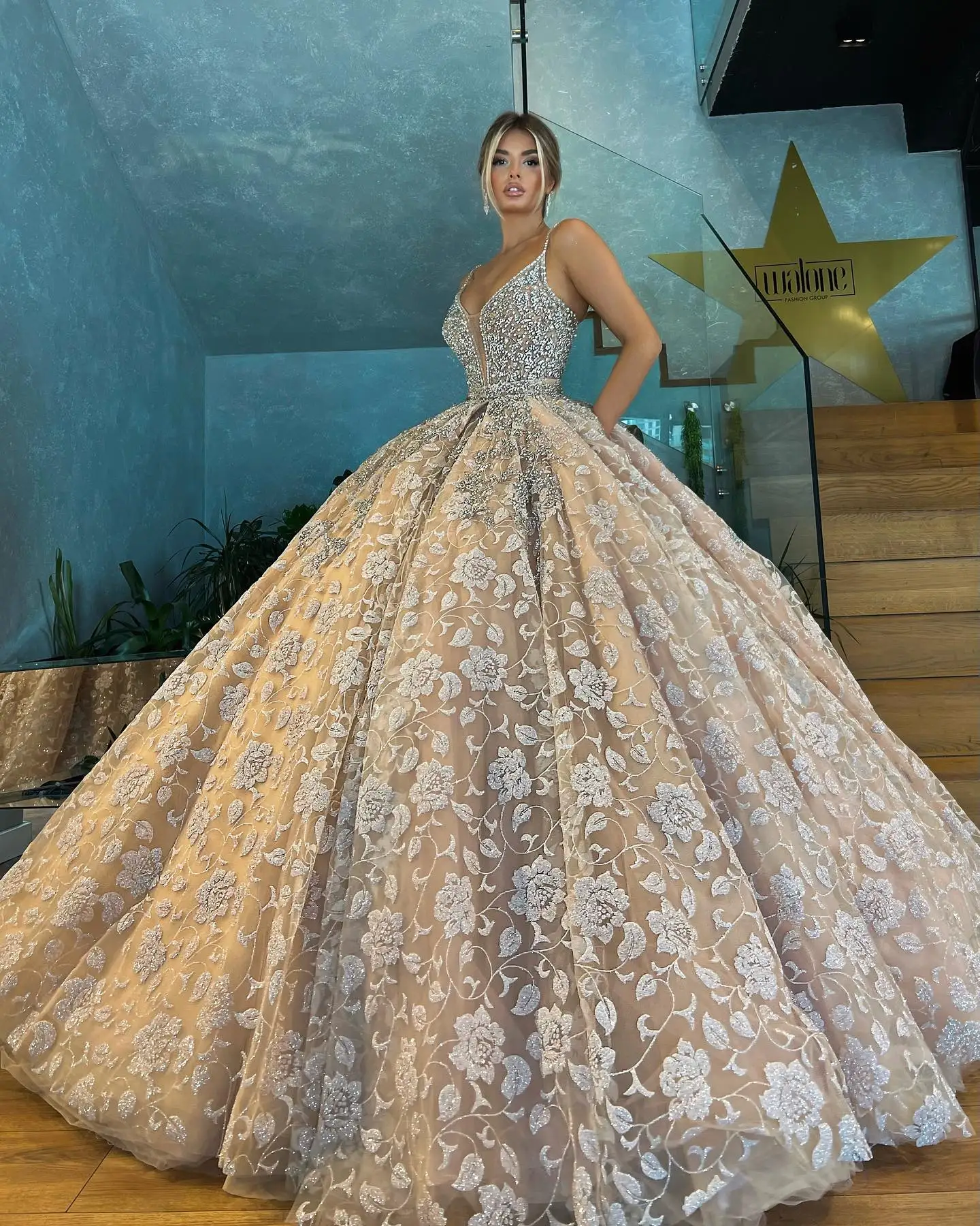 Precioso vestido De novia con tirantes finos, cuello en V, Floral, lentejuelas, apliques, exquisito, personalizado, último vestido De novia