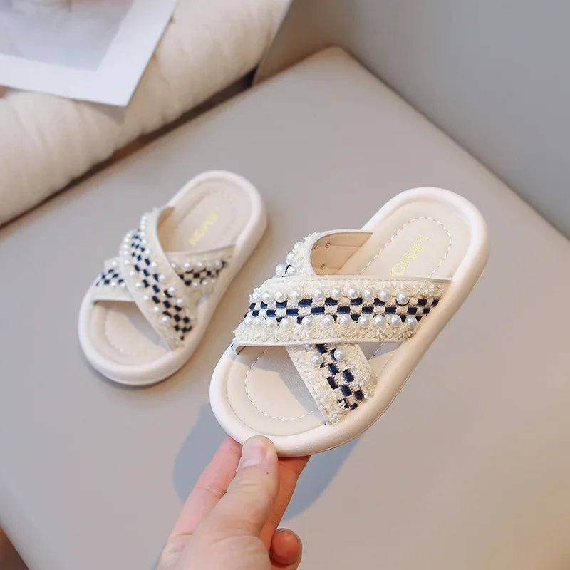 Girls' Casual Slippers 2024 New Kids Princess Style Outdoor Sandals for Summer Vacation Children Sweet Beading Home Shoes Indoor