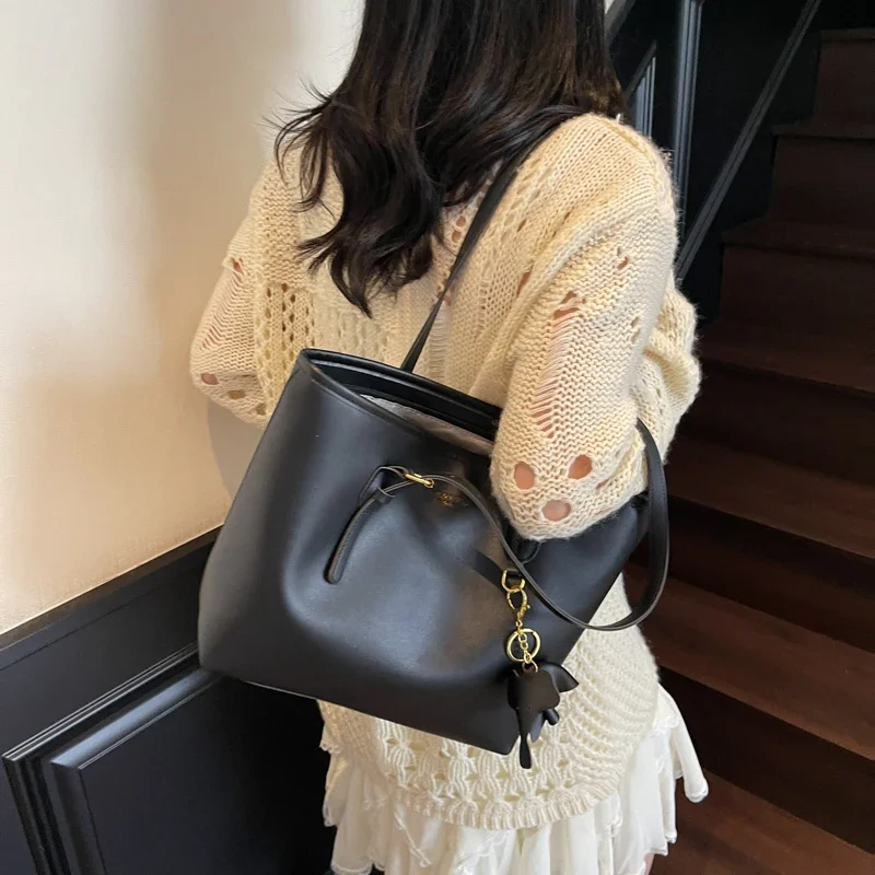 

Большая вместительная швейная нить, повседневная горячая распродажа, сумки на плечо из искусственной кожи, индивидуальный стильный дизайн, молодежные сумки-тоут для женщин