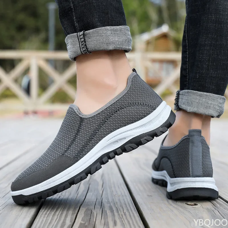 2022 summer casual men\'s shoes loose light and breathable slip-on slip-on shoes casual mesh fashion men\'s shoes