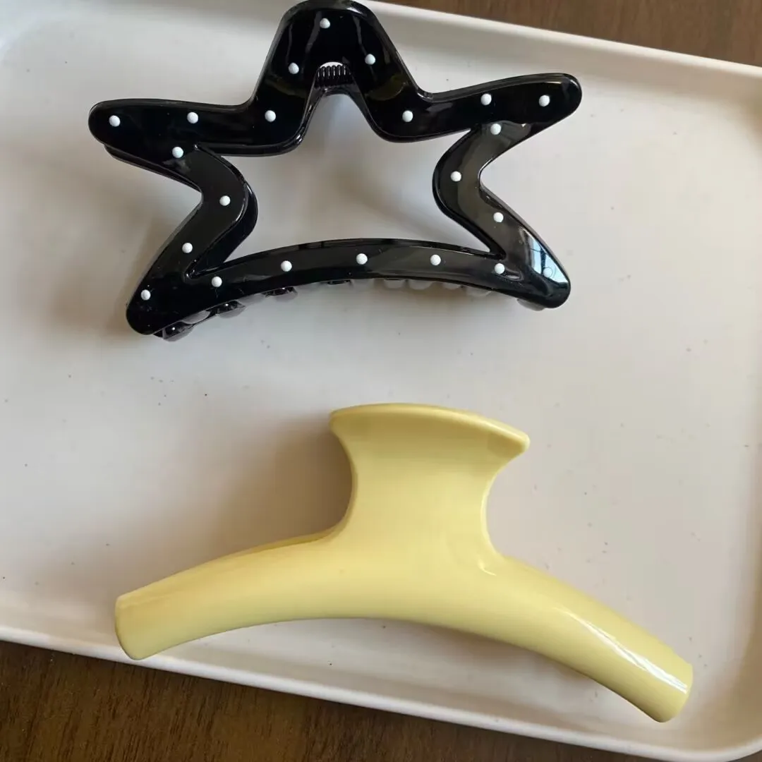 2er-Set koreanische Haarspangen mit Polka Dots und fünfzackigen Sternen – große gelbe Haarklammern im Bogen-Design, süße Haar-Accessoires