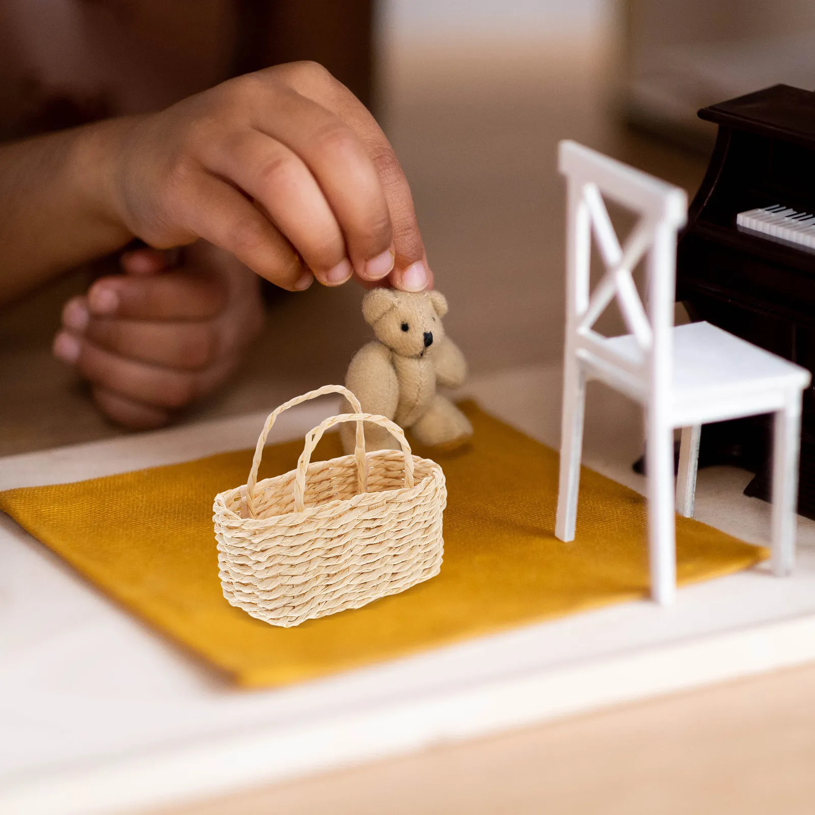 

2Pcs Tiny Wicker Mini Basket with Handle Miniature Holder for Dollhouse Accessories Mini Fruit Basket Picnic Miniatures Craft