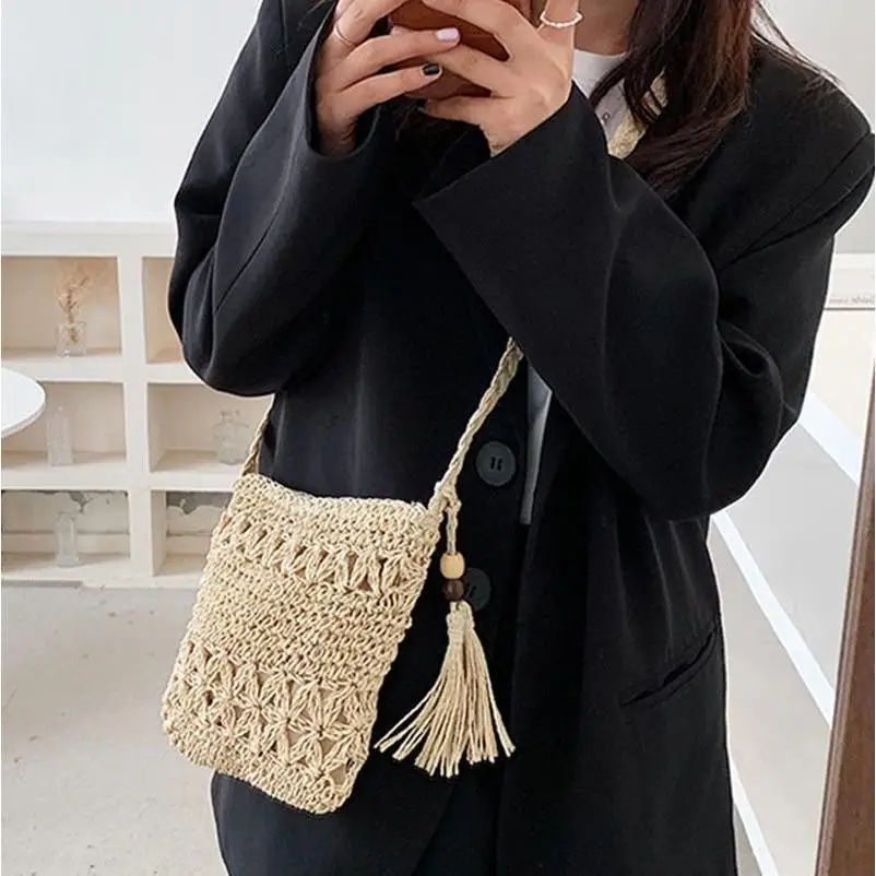 Modische Damen-Schultertasche aus gewebtem Stroh mit einem lässigen, einfachen und vielseitigen Design, der perfekte Touch für den sommerlichen Strand-Look. Leichtes und offenes Design, perfekt für Strandtouren und Outdoor-Wanderungen, eine ideale Wahl für Urlaubsgeschenke. – Detail 6
