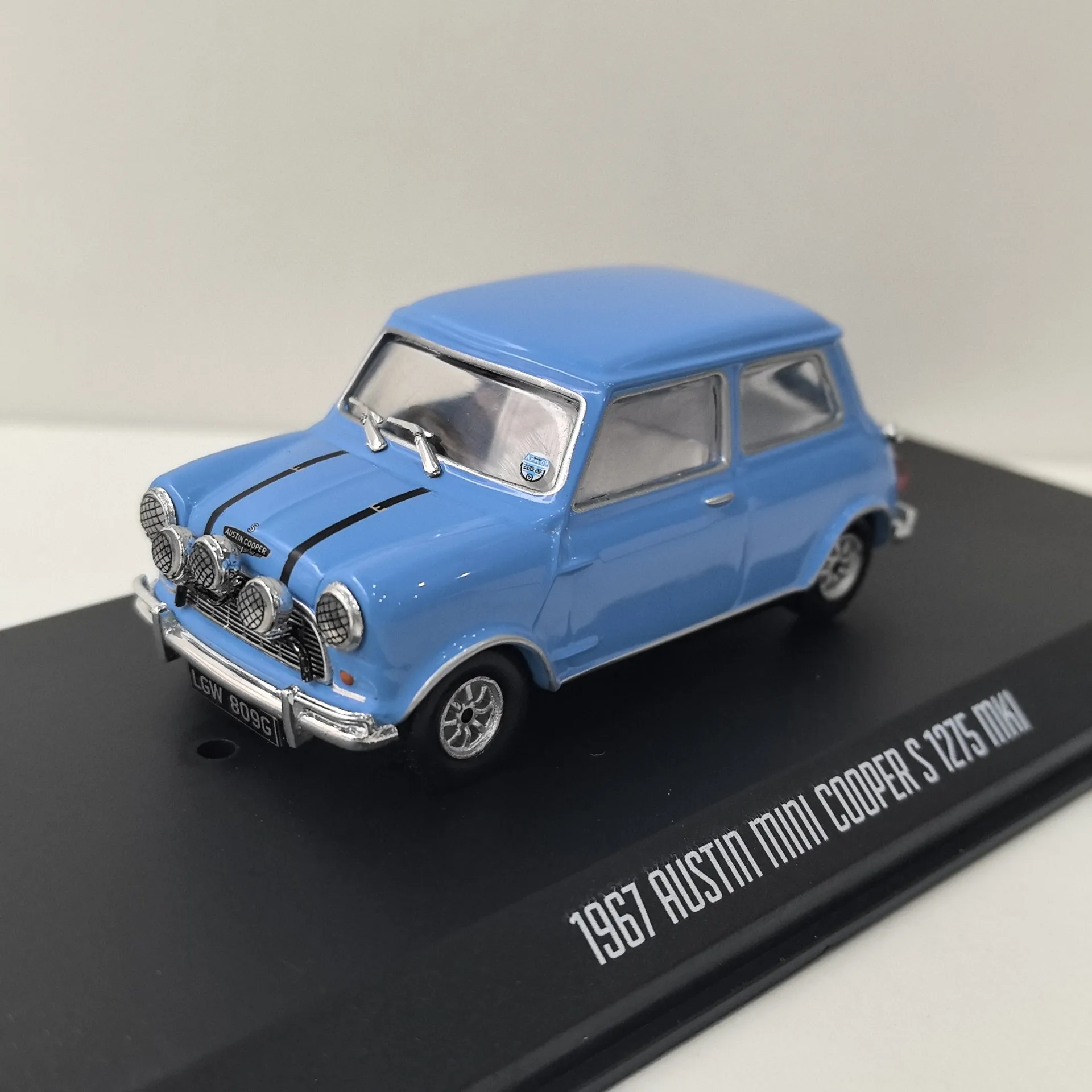 

Flaws Diecast Green Light 1/43 Slcae AUSTIN MINI COOPER S 1275 MKI 1967 Mini Car Alloy Car Model Collectible Toy Gift Souvenir