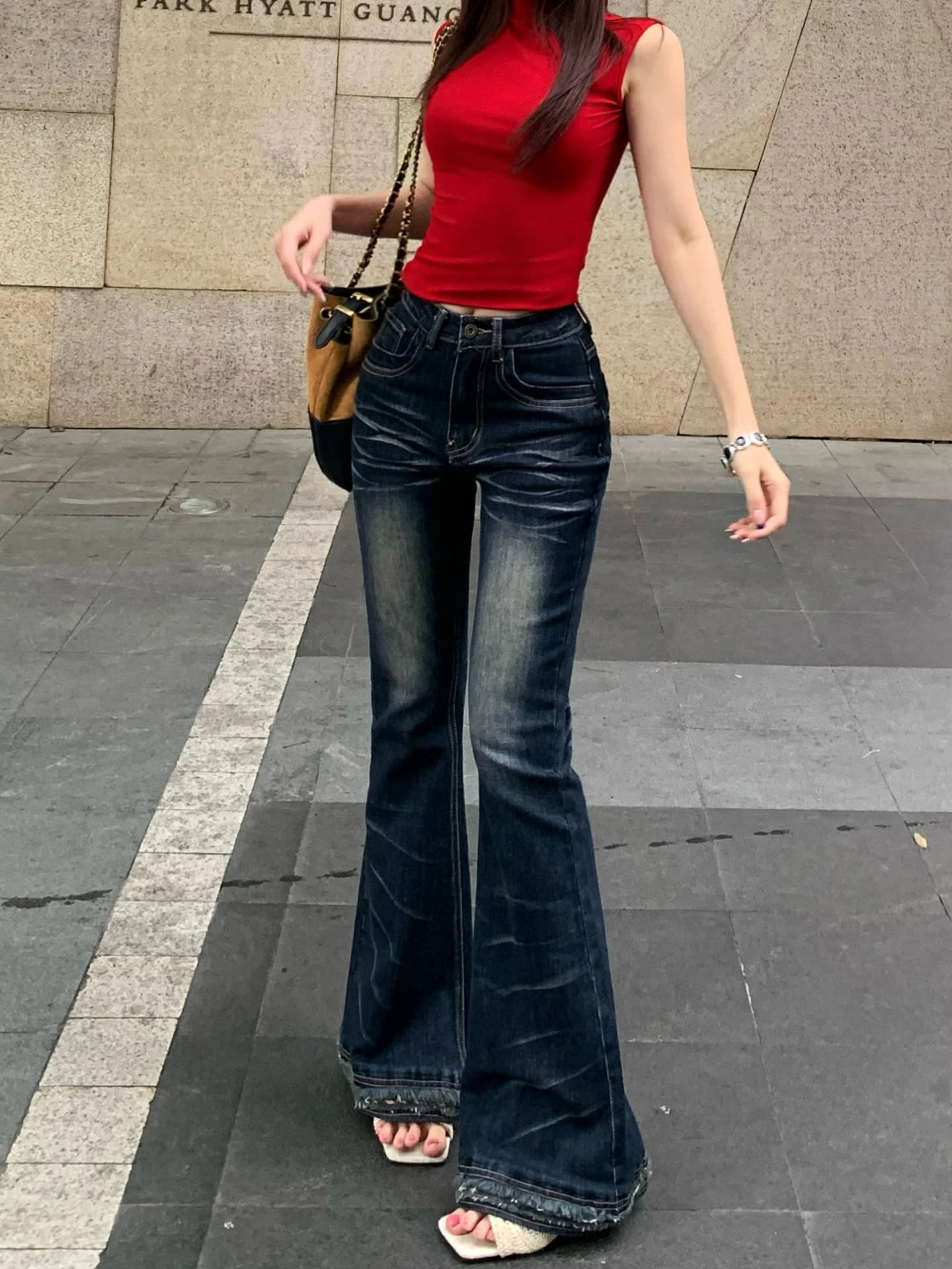 

Женские джинсы-клеш с высокой талией, облегающие, с эластичным рваным краем, из денима, повседневные, из смесового хлопка, на пуговицах, на все сезоны