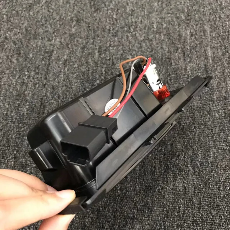 Front Car Ashtray with Cigarette lighter Cigar Lighter for AUDI A6 C7 4GD  857 951 A7 4G0 857 951 A