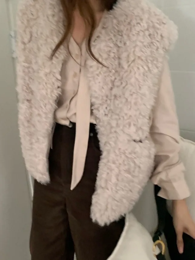 سترة نسائية أنيقة أنيقة من Jaet وصلت حديثًا للشتاء مقاس لطيف على شكل دائرة من الفرو كورية من البوليستر