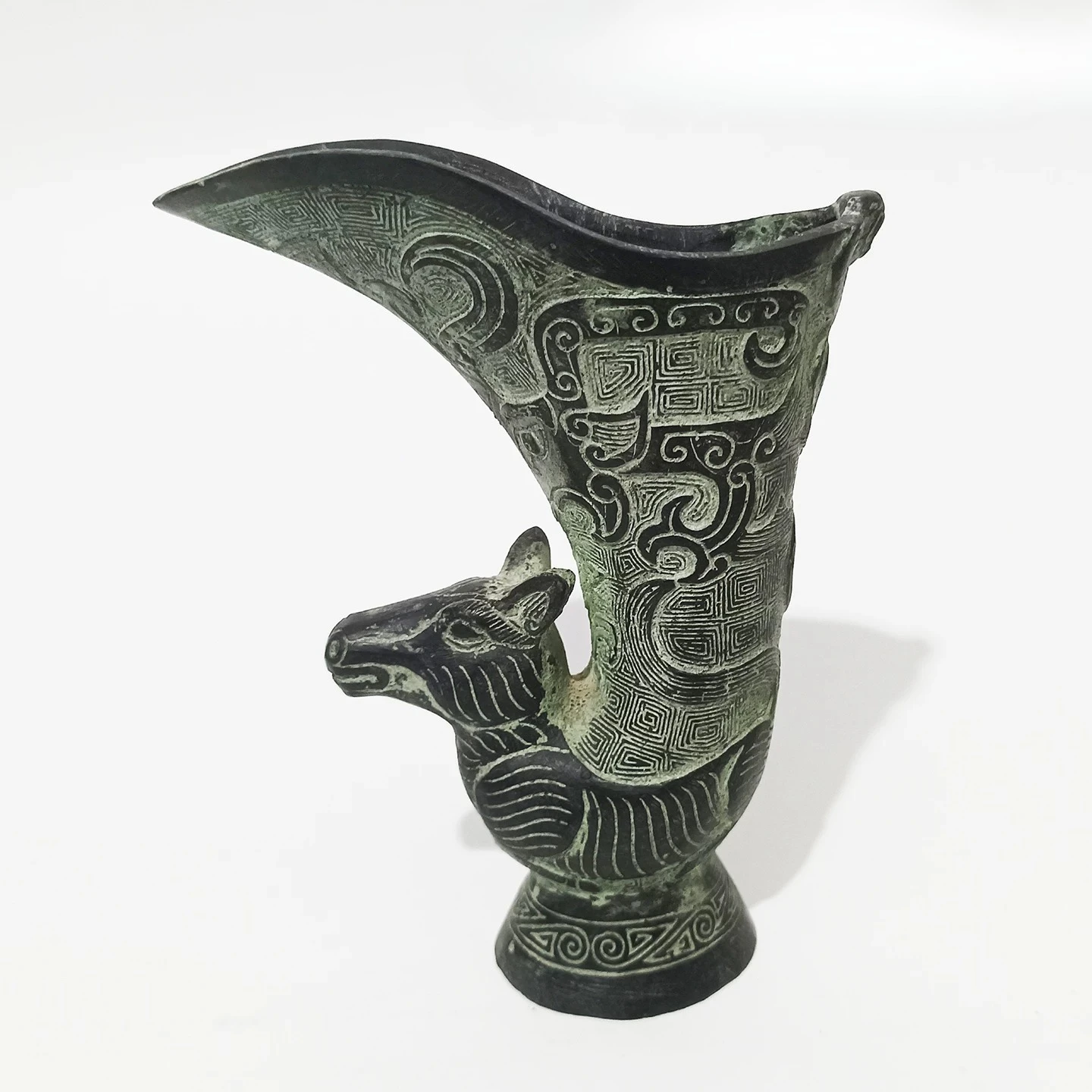 Asia Collectible Antique Decorated Old Handwork Bronze Animal Statue Carved Horse Gecko Vase