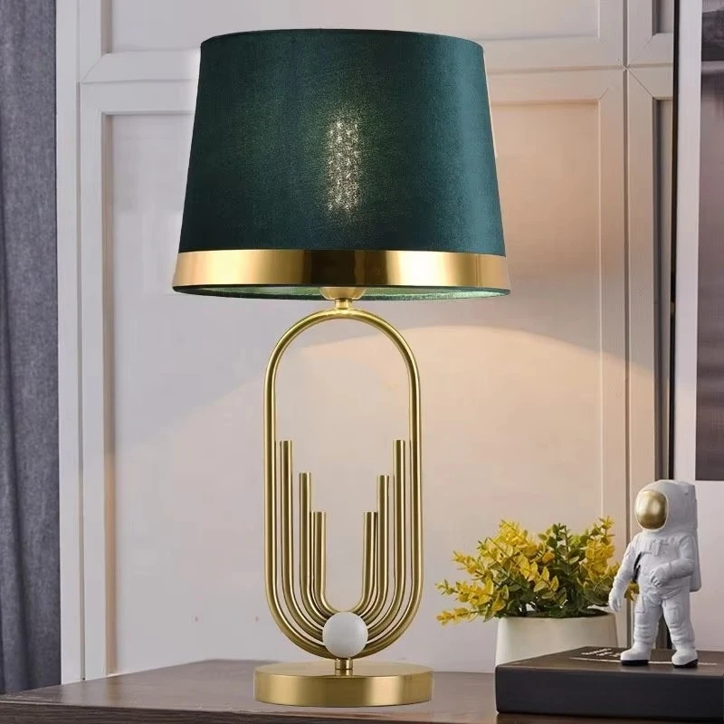

&c Modern Gold Metal Table Lamp with Dark Green Fabric Shade Stylish Bedside Lighting for Bedroom Home Interior Decoration
