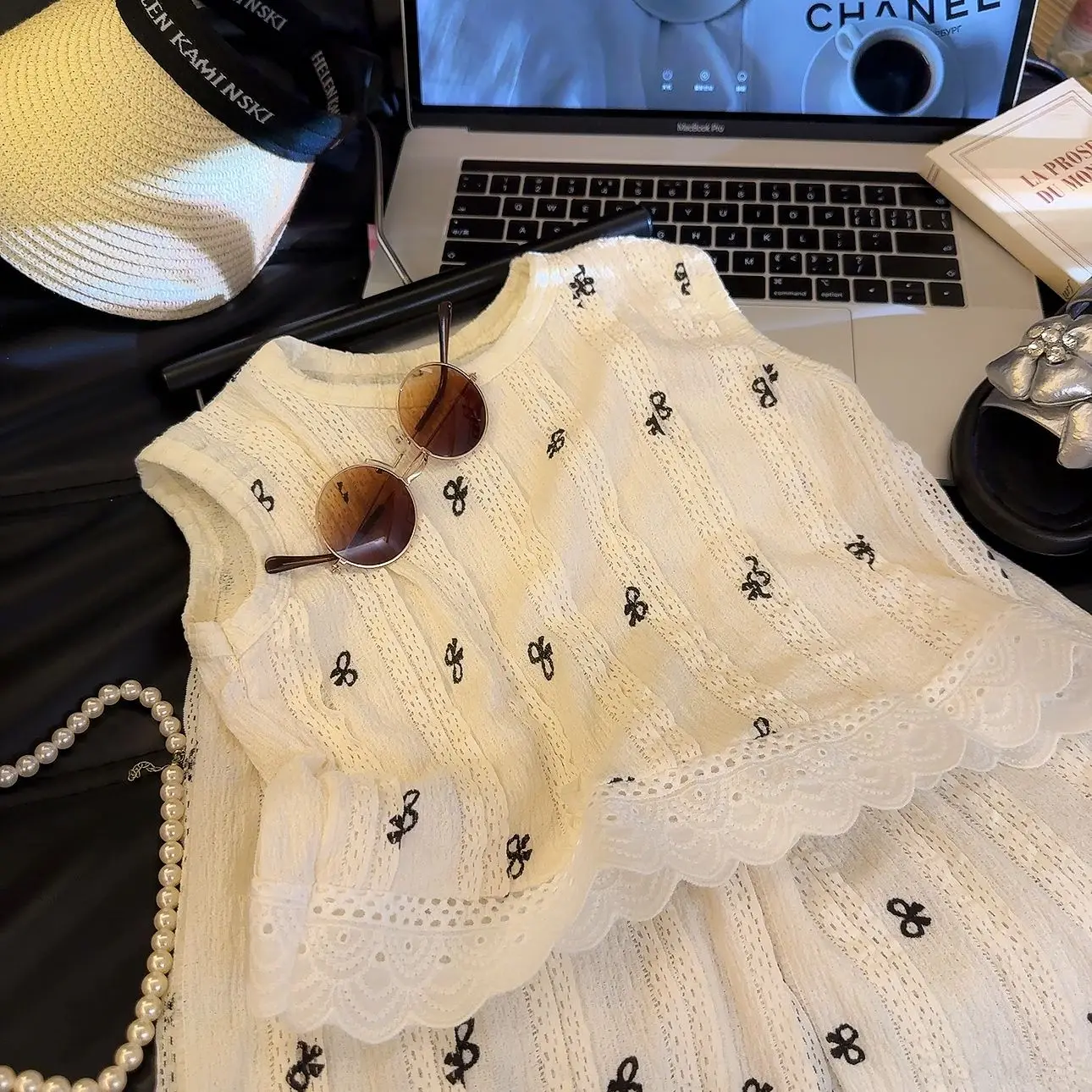 2026 Summer New Girls Lace Vest Set Childrens Fashionable Chic Top with Casual Versatile Wide-Leg Pants Two-Piece Set