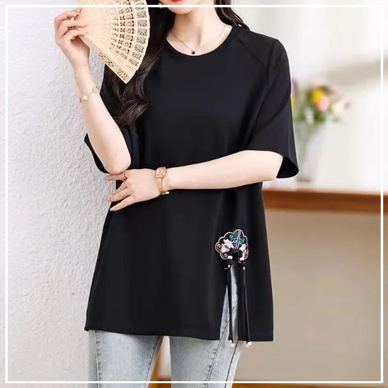

2025 New Summer Chinese Style Fashion Trend Round Neck Embroidered Slit Casual Loose Plus Oversize Short Sleeved T-shirt ZT354
