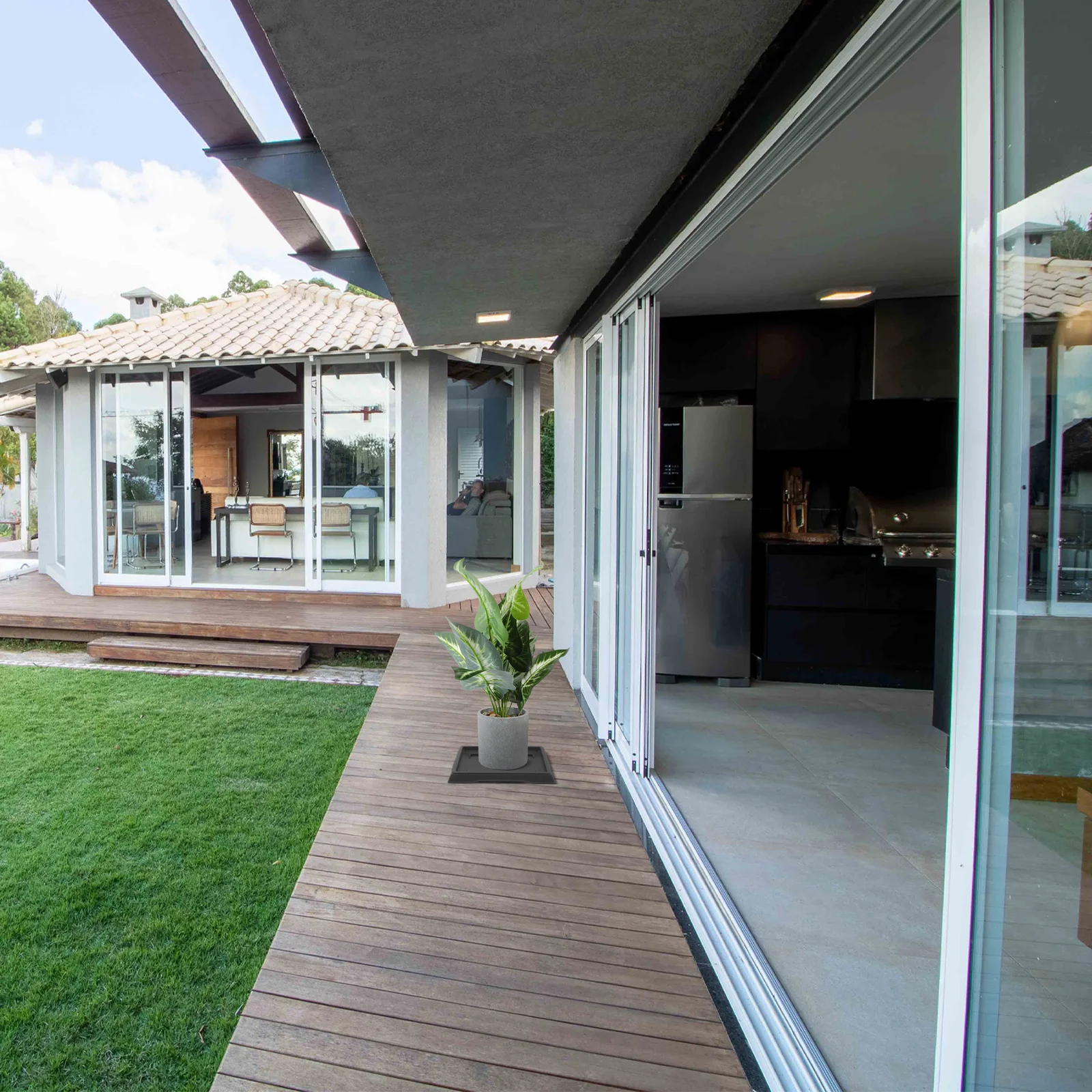 

4Pcs Plant Pot Tray Saucers Durable Plastic Material for Indoor and Outdoor Use Keep Floor Dry Tidy Plant Pot Saucer