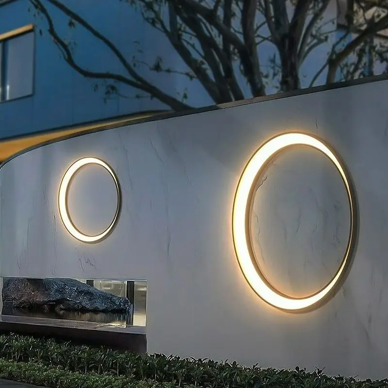 Modern Waterproof Metal Crescent Moon Wall Light Outdoor Decorative Sconce for Garden Pathway Courtyard Restaurant Ambient