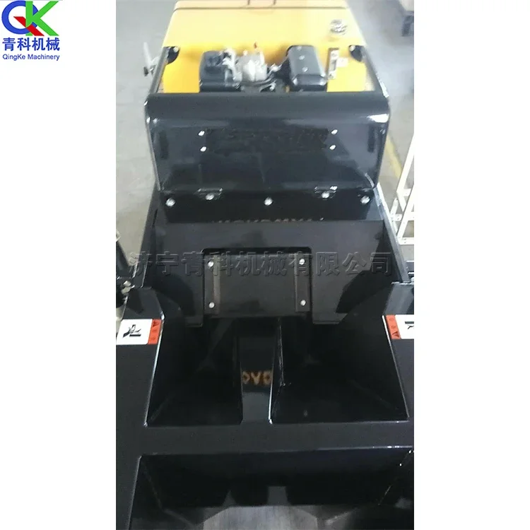 5.5hp roadside stone molding machine Hand-push curbstone slipform machine Air-cooled four-stroke slipform molding machine