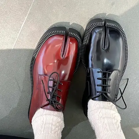 Women's Tabi Shoes 2026 Split Toe Flats British Style Leather Shoes Women Fashion Marry Janes Pig Hoof Shoes Woman Loafers