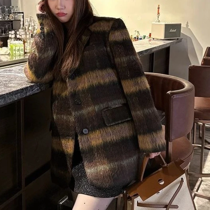 

Fashionable loose plaid woolen suit, feminine temperament, high-end sense, woolen short coat, small stature