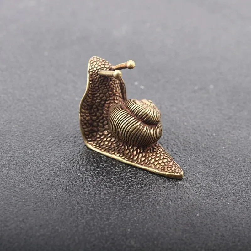 Retro Pure Copper Snail Tea Pet Mini Brass Ornament Nurturable Chinese Tea Accessory for Kung Fu Tea Set Desktop Decor