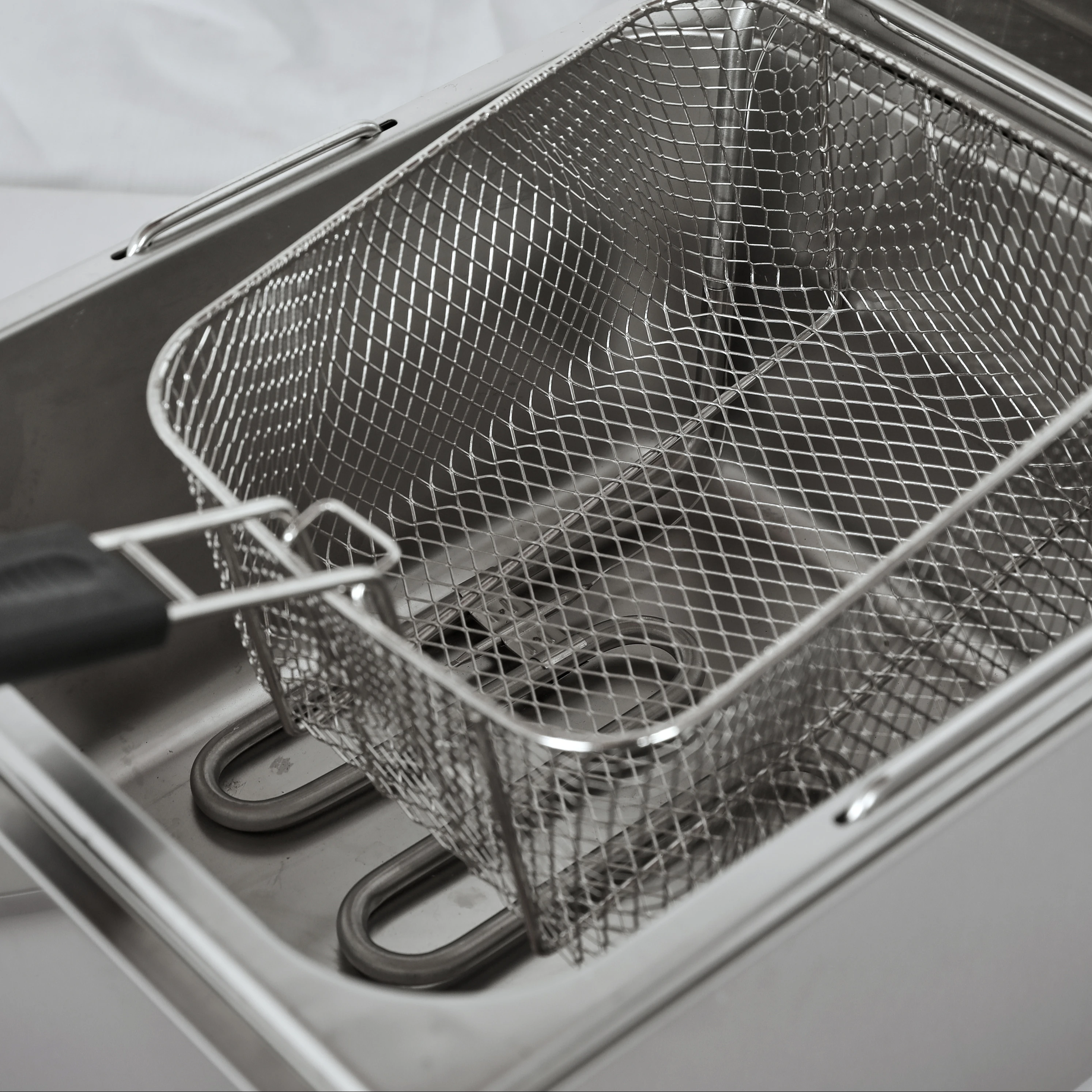 One Tank Factory Direct Sale High Quality Electricity Chicken Fryer One Tanks Deep Fryer Electricity Table Top