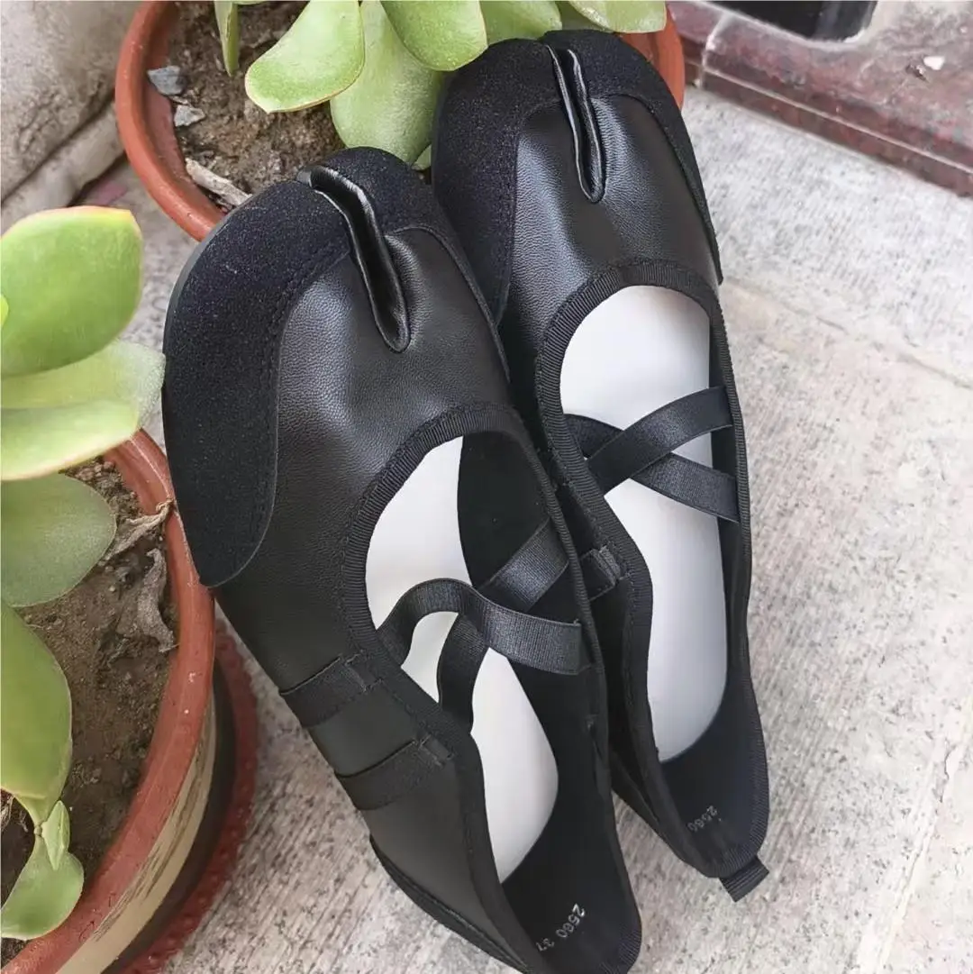 Woman Cross Strap Tabi Flats Women Casual Fashion Design Mary Jane Slip-on Split Toe Ballet Shoes Summer Elegant New Loafers