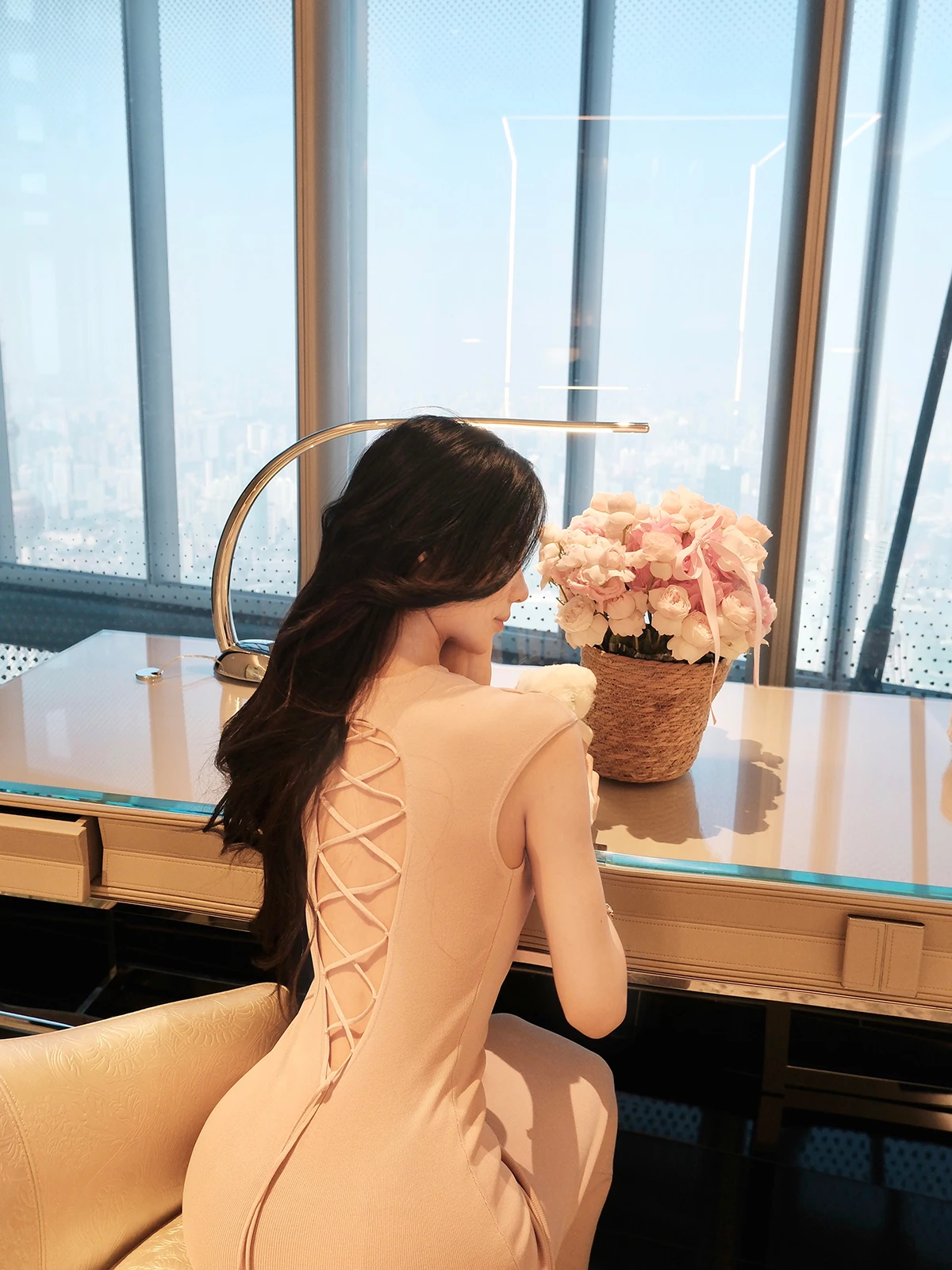 

Женское повседневное платье Ele Slim Fit Hotdog Sle Dr V Ne Svel Monique Name Lady Faion с коротким рукавом