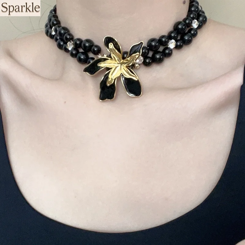 

Black Gold-Plate Iris Flower Multi-layer Beaded Zircon Necklace Exaggerated 3D Flower Collarbone Chain Fashion New Neck Jewelry