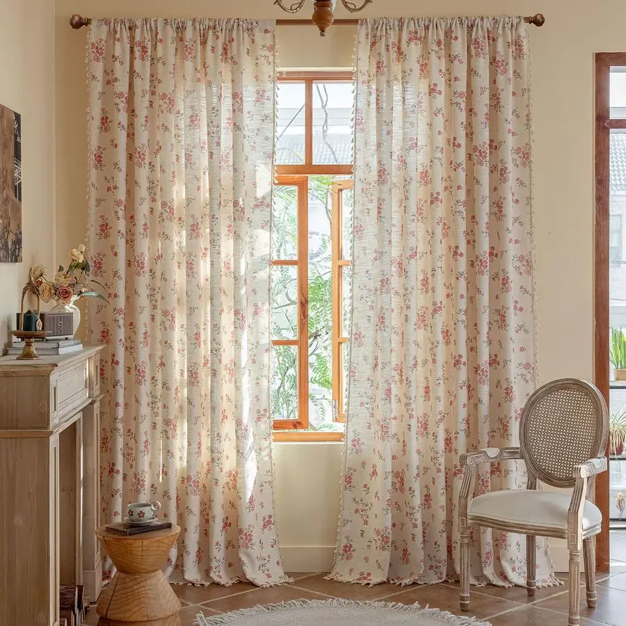 

Розовые шторы в стиле бохо с цветочным узором, 84 дюйма длиной, 2 панели, французские винтажные декоративные занавески в стиле фермерского дома с узорами и кисточками, для девочек, полупрозрачные