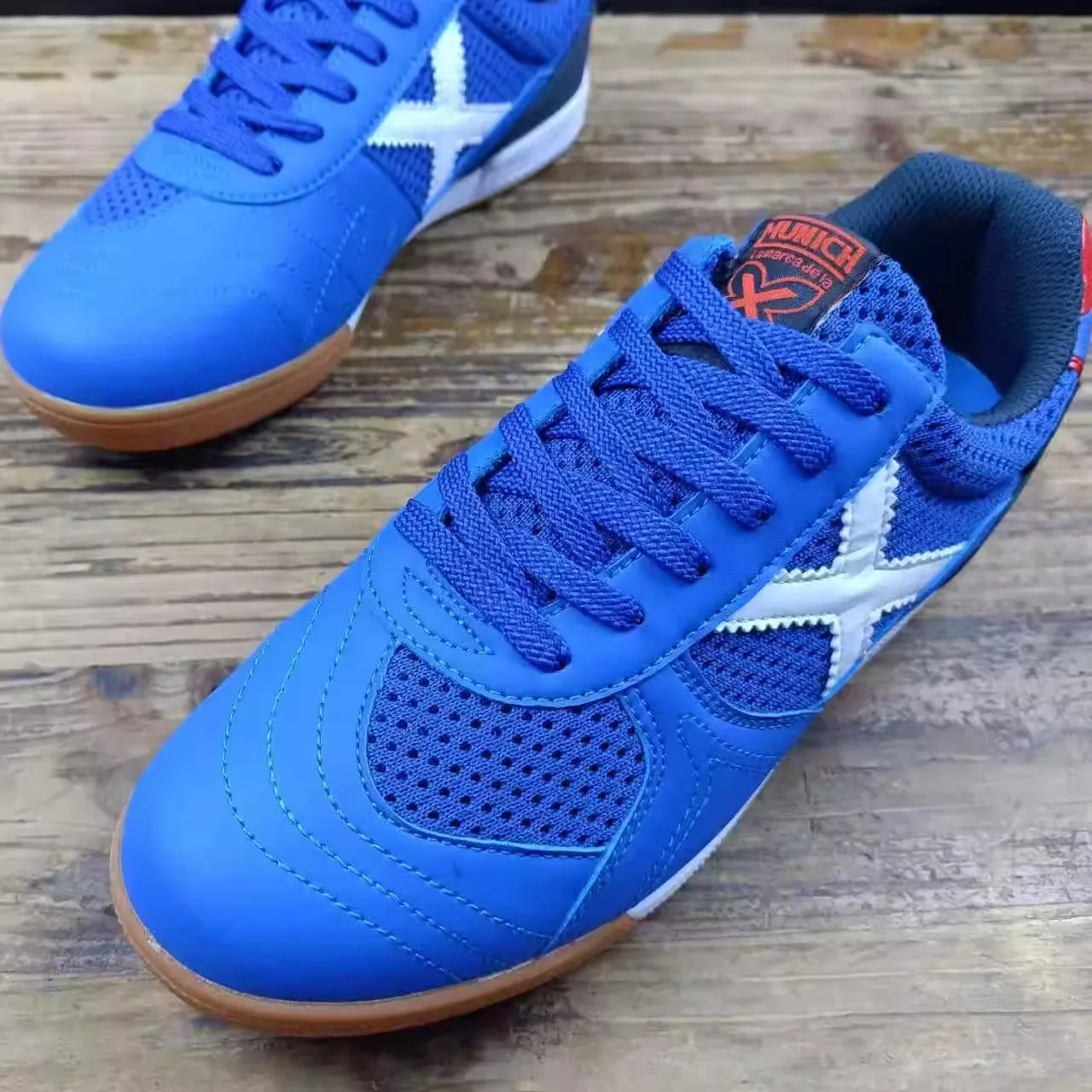 Indoor football shoes men's non-slip wear-resistant futsal sports shoes professional football boots tennis training shoes