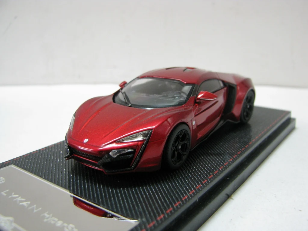 Odlewany model samochodu KENGFEI W MOTORS LYKAN HyperSport w skali 1:43, kolekcjonerski model ze stopu, zabawka, prezent, pamiątka, ozdoba do ekspozycji.