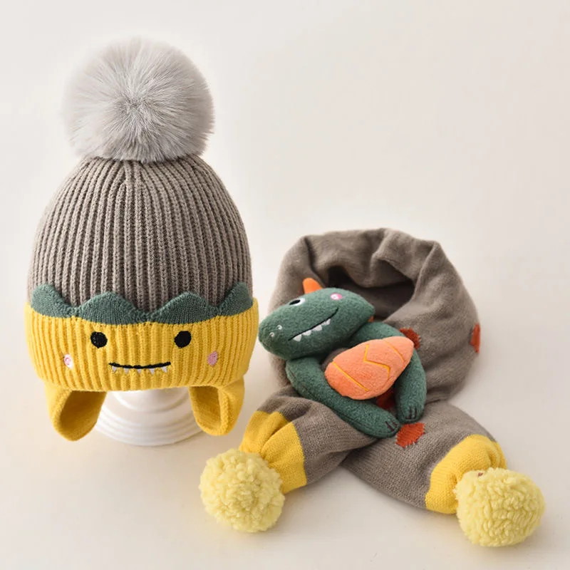 Three-dimensional cartoon children's hat scarf two-piece autumn and winter children's warm wool hat scarf set 1-6 years old